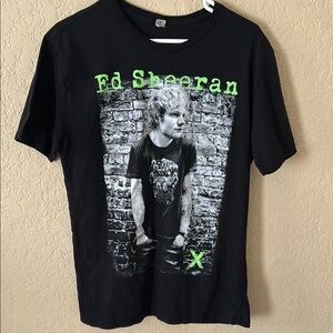Ed Sheeran t-shirt, large